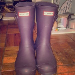 Size 7 dark purple short hunter boots!
